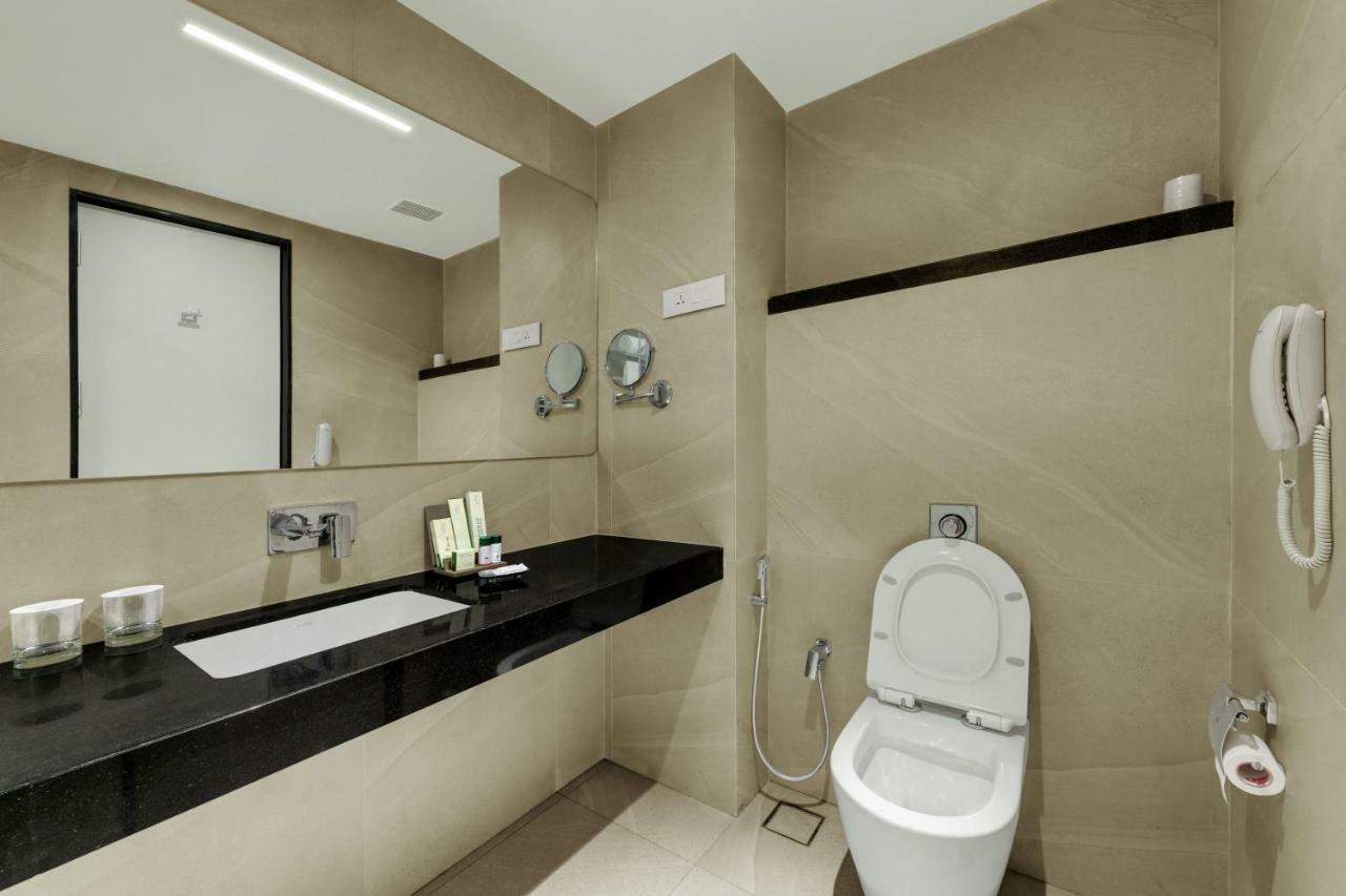 The Fern Residency Karad Hotel Ngoại thất bức ảnh